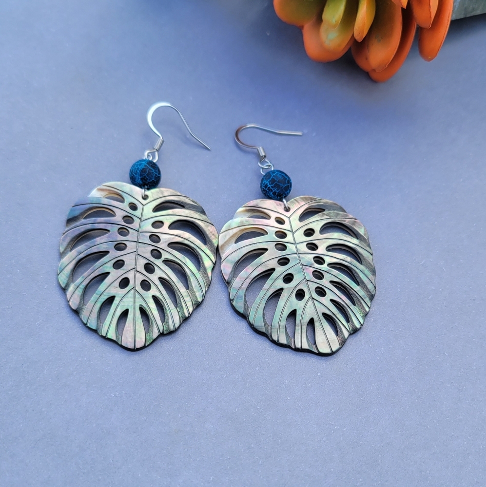 Elegant Leaf Design Earrings